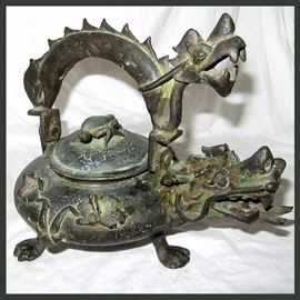 Excellent Metal Double Dragon Teapot with Exquisite Detail  