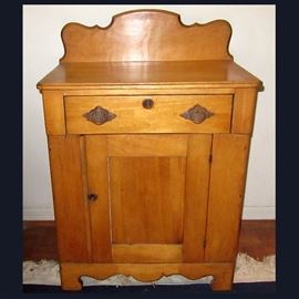 Very Nice Antique Washstand with Pin and Cove Joinery 