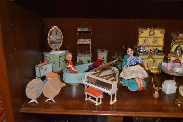 1964 IDEAL Petite Princess Fantasy Furniture