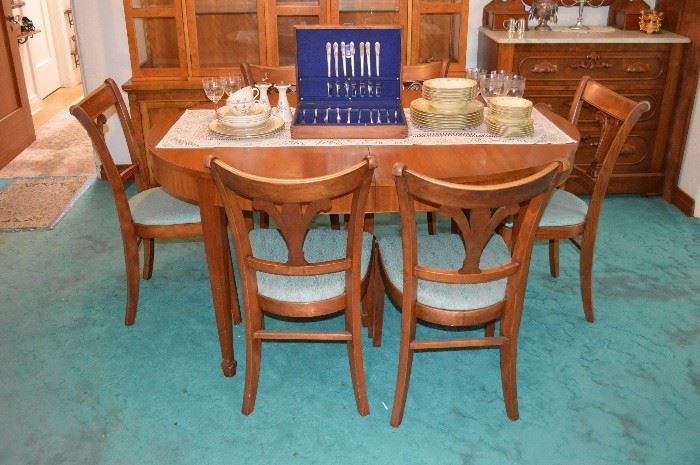 Oval Table, 2 leaves, 6 chairs