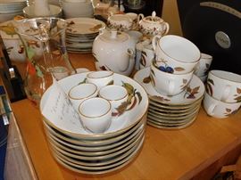 "Evesham" service for 8