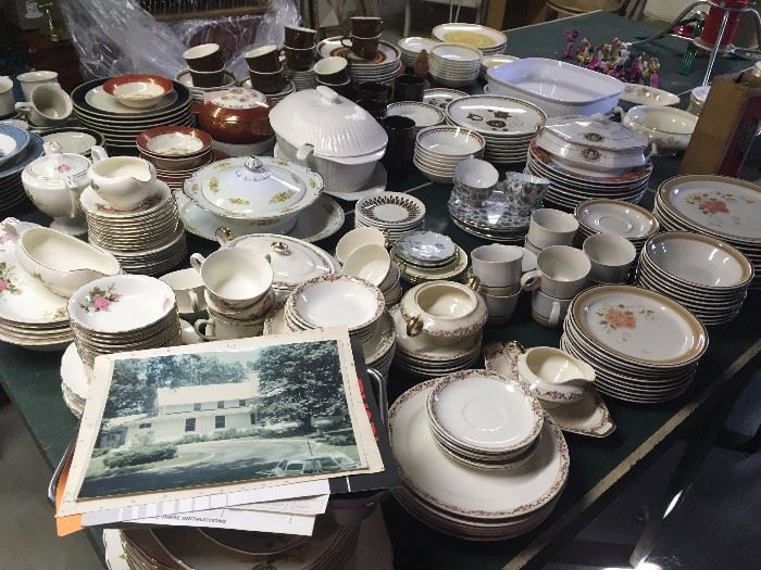 many sets of china & earthenware