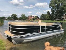
2014 24’ Harris Grand Mariner Pontoon Boat with Lakeside Hoist. Like New - 2 years left on warranty. Most Options: LED Lighting pkg, Changing Room, Upgraded Captain Chair, Flooring, Polk Audio System with 1000 Watt Subwoofer and more....
Mercury 90 hp outboard with 130 hrs
