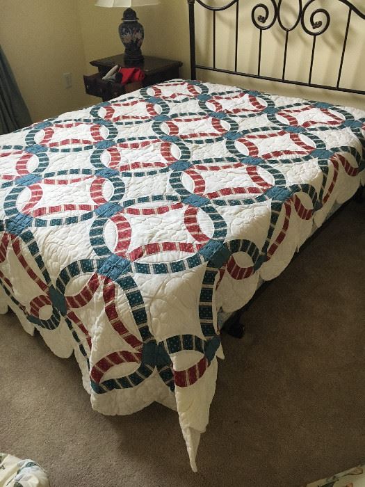 Hand made quilt!  wedding ring pattern