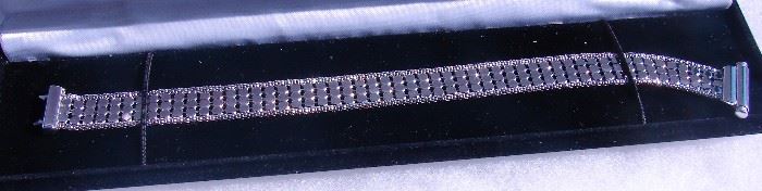 14k gold mesh bracelet. Brand new and never worn
