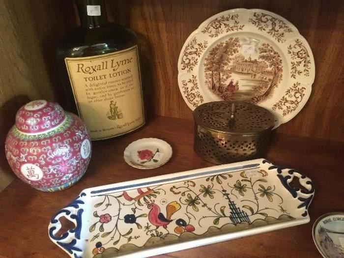 Decoratives, tray made in Italy, small brass box