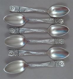beautiful Set of (6) Rogers & Bros. "Daisy" Silver Demitasse Spoons