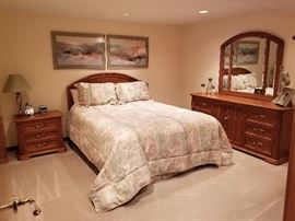 Queen bedroom set