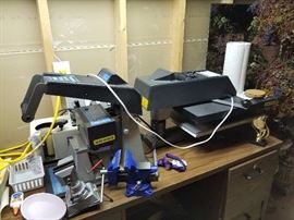 Hat and T shirt press