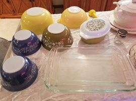 Vintage pyrex