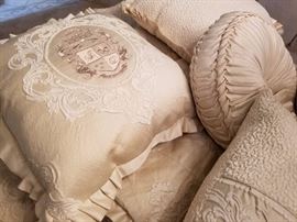 J Queen New York Marquis king size comforter set