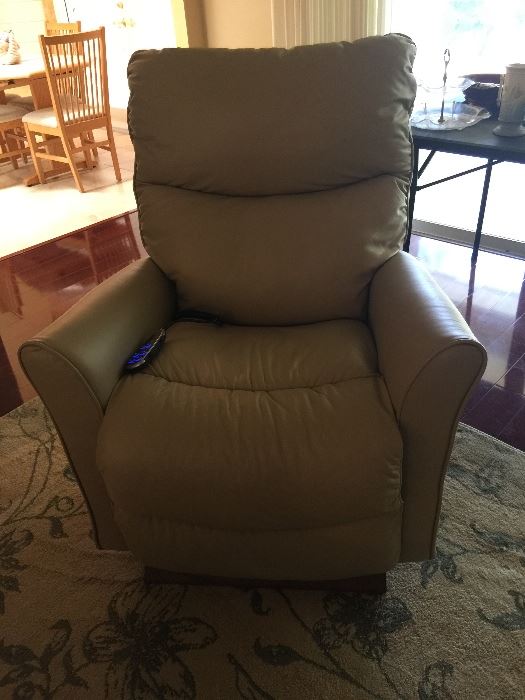 Like NEW leather LIFT chair