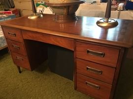 Lane Mid Century Modern Desk. Absolutely stunning!!