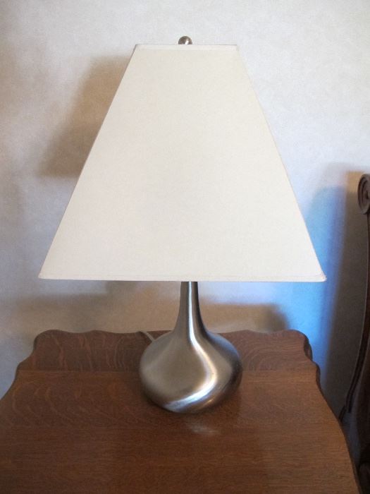 Table lamp