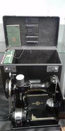 Great Singer Featherweight Sewing Machine Complete with Case, Bobbin, Oil Bottle, Attachments, Manual