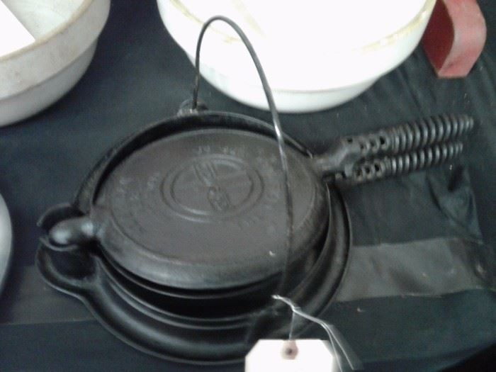 Griswold Cast Iron Waffle Iron 