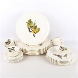 Vintage Alfred Meakin "Birds of America" China: A partial set of vintage Alfred Meakin Birds of America china. The set features depictions of different birds to each piece and includes seven dinner plates, five bread plates and eight tea cups and saucers. The china is marked to the underside Alfred Meakin England with the dinner plates additionally marked with artwork plate numbers and the words Reproduced from the Elephant Folio Edition of Audubon’s Birds of America. Endorsed by National Audubon Society New York.