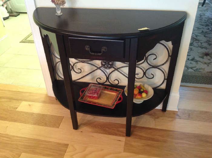 Decorative Foyer Table $ 100.00