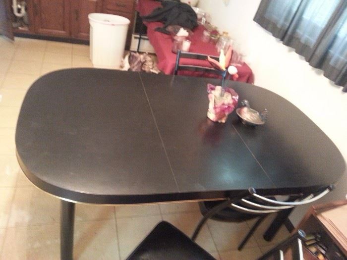 KITCHEN TABLE HAS 4 CHAIRS