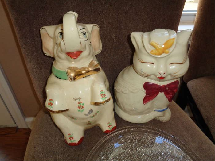 Estate Sale by Teapots and Treasures starts on 8/25/2017