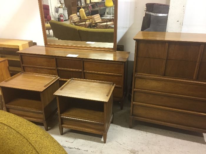 Awesome King size mid-century bedroom set