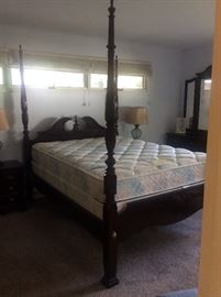 Queen four poster bed