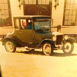 1926 Ford Model T coupe in running condition 