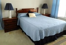 Queen Bed & 2 Nightstands