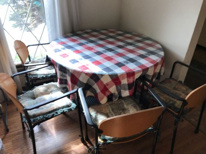 This table and chairs set will only be $10 on Sunday!
