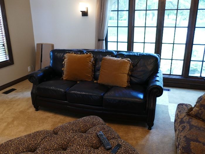 Leather Couch with 2 matching chairs. great condition