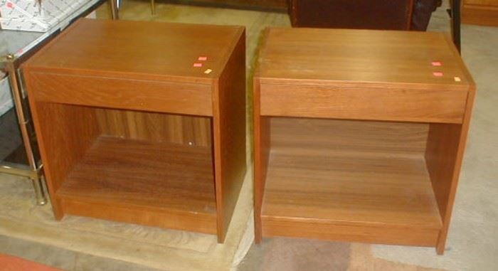 Pair of night stands $35.00