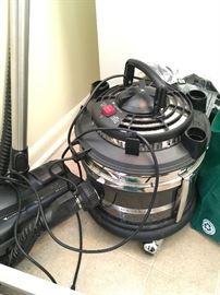 Hi End Filter Queen Vacuum
