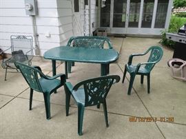 Green patio set