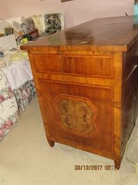 Side view of oyster walnut desk inlay