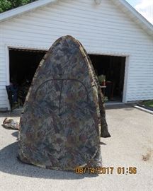Deer stand tent camo