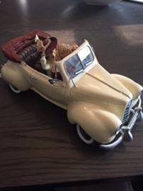 Italian artist from France  comic sculptures several available