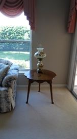 HARD ROCK MAPLE CLOVER DROP LEAF TABLE/HAND PAINTED ELECTRIC GONE WITH THE WIND STYLE LAMP.