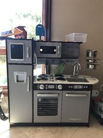 Kids play kitchen - $85