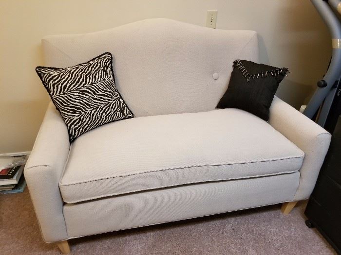 Expressions Loveseat