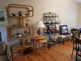 Bakers rack shelf Room divider nesting tables lamp