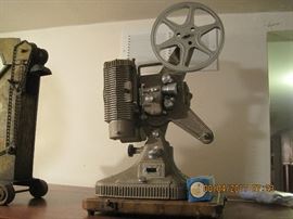 Beautiful art deco design. Looks great as a shelf display.