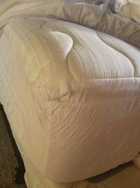 LIKE NEW, PILLOW TOP MATTRESS
