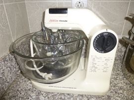 SUNBEAM MIXMASTER . 12-SPEED STAND MIXER