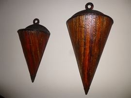 WOODEN CONE-SHAPED POCKET VASE SET IN A JAVA FINISH