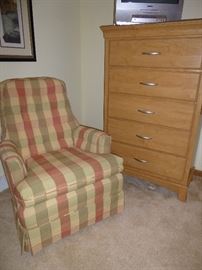 SWIVEL CHAIR