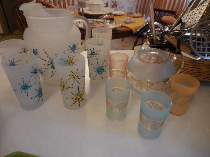 Mid Century Hazel Atlas Frosted Atomic Ice Lip Pitcher, with 6 Atomic Frosted Glasses
