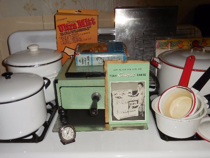 Vintage Enamel cookware. Broiler