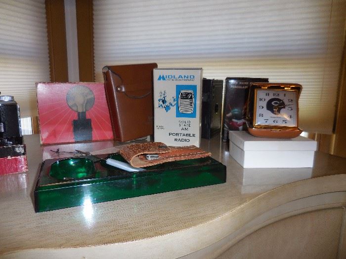 Vintage Transistor Radio/Box. Vintage Cameras