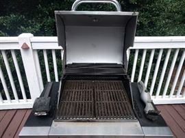 Great condition and comes with grilling toys. 