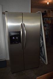 Frigidare Side By Side Stainless Refrigerator